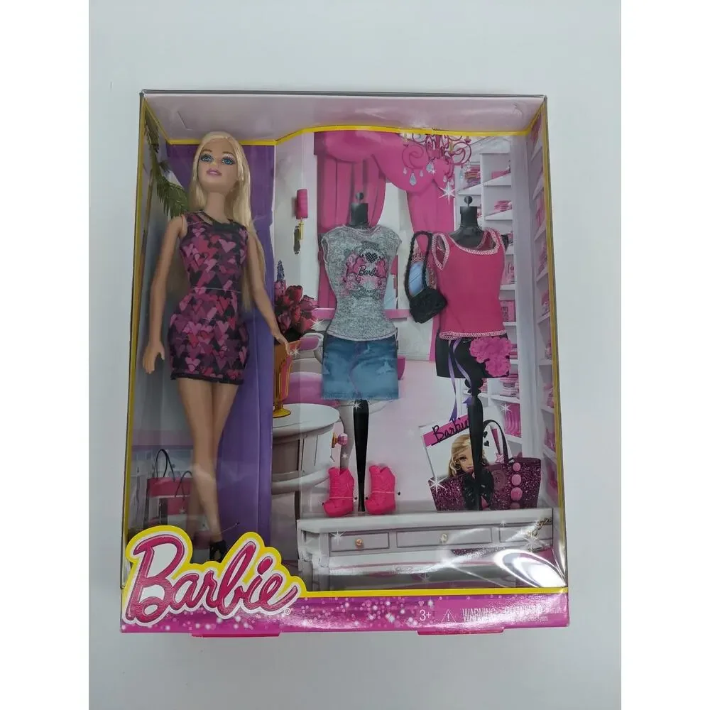 Barbie Doll and Fashion Giftset Mattel CDM10 Dress form Casual to Dressy!